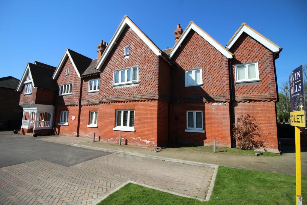 2 bed 1st Floor Flat for rent in Bishopsgate. From Nevin and Wells Residential - Egham