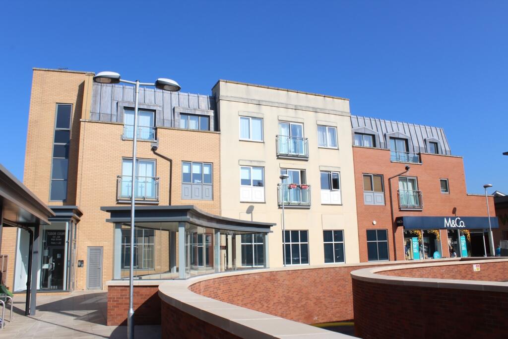 2 bed 1st Floor Flat for rent in Egham. From Nevin and Wells Residential - Egham 2 bed 1st Floor Flat for rent in Egham. From Nevin and Wells Residential - Egham