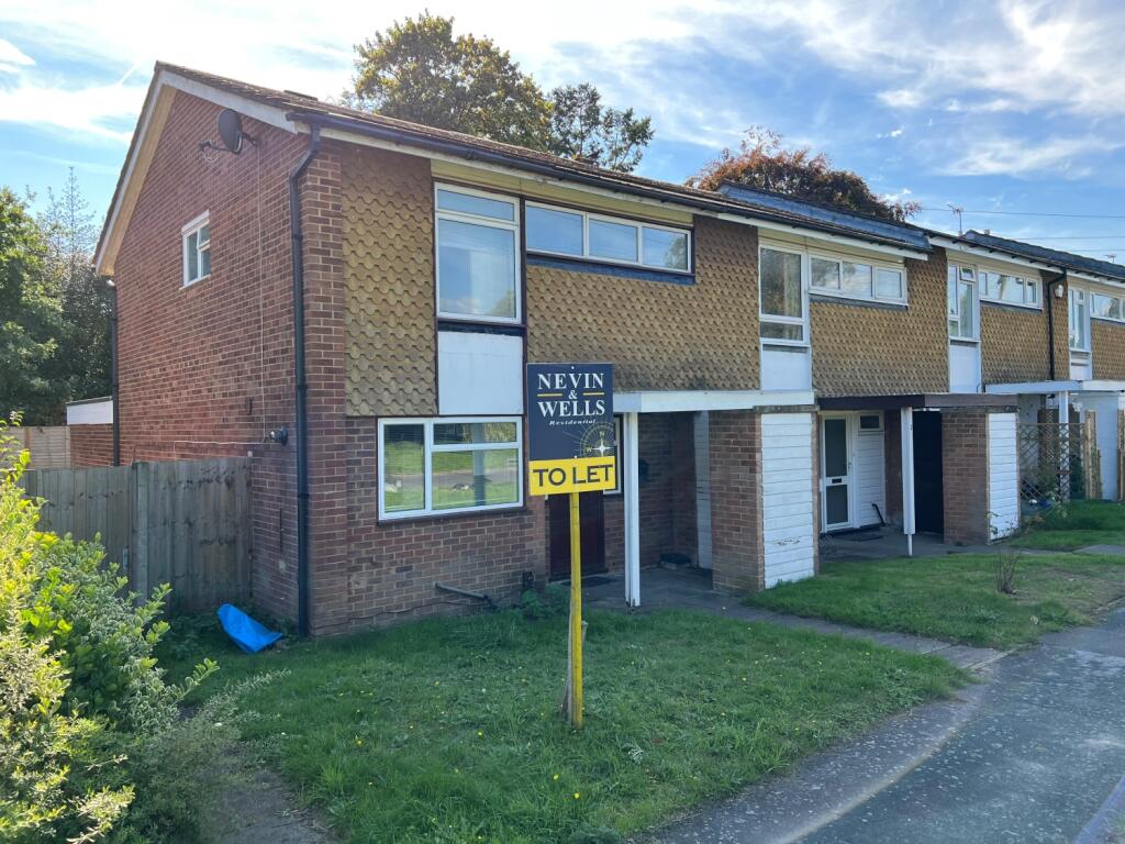 5 bed End of Terrace for rent in Bishopsgate. From Nevin and Wells Residential - Egham 5 bed End of Terrace for rent in Bishopsgate. From Nevin and Wells Residential - Egham