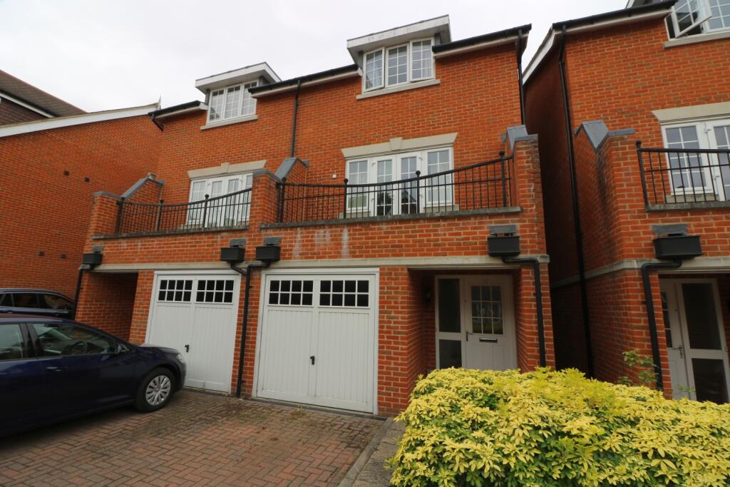 4 bed Mid Terraced House for rent in Bishopsgate. From Nevin and Wells Residential - Egham