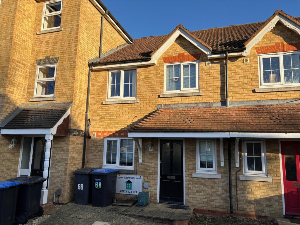 5 bed Mid Terraced House for rent in Egham. From Nevin and Wells Residential - Egham