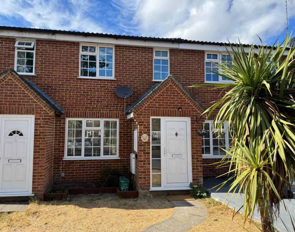 3 bed Mid Terraced House for rent in Bishopsgate. From Nevin and Wells Residential - Egham