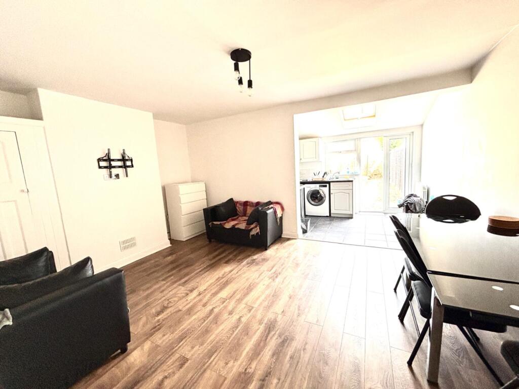 1 bed House Share for rent in Bishopsgate. From Nevin and Wells Residential - Egham