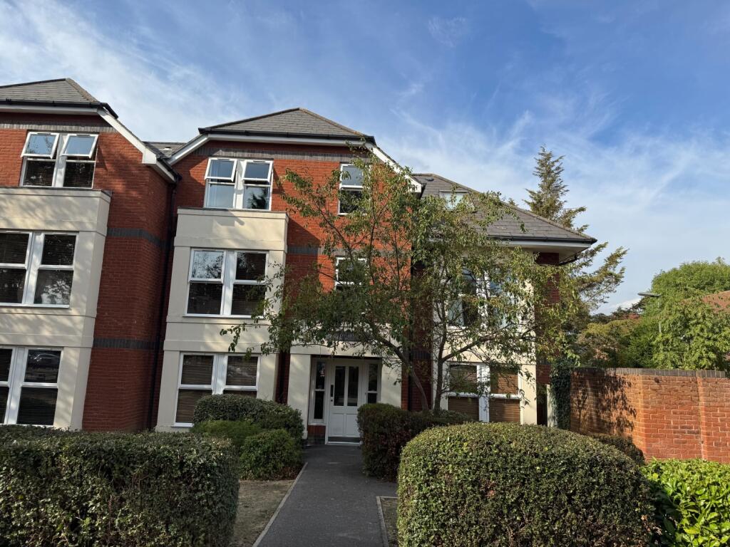 2 bed 1st Floor Flat for rent in Egham. From Nevin and Wells Residential - Egham