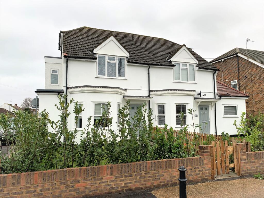 1 bed Maisonette for rent in Sunbury. From Newboulds & Co