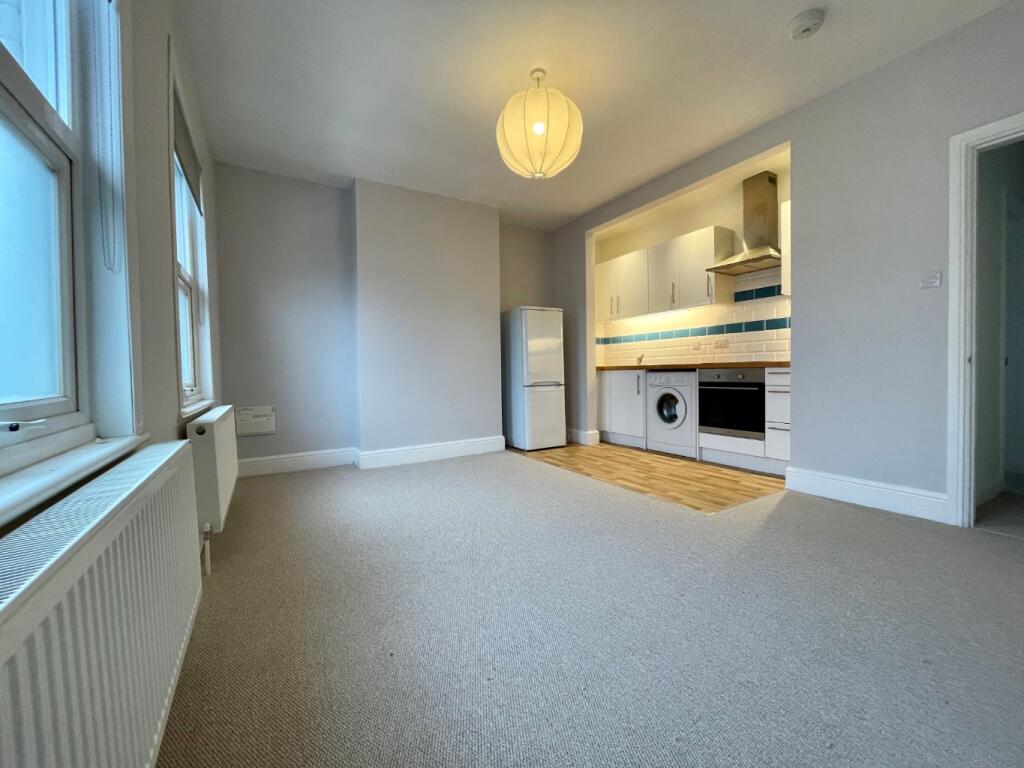 2 bed Apartment for rent in Shepperton. From Newboulds & Co