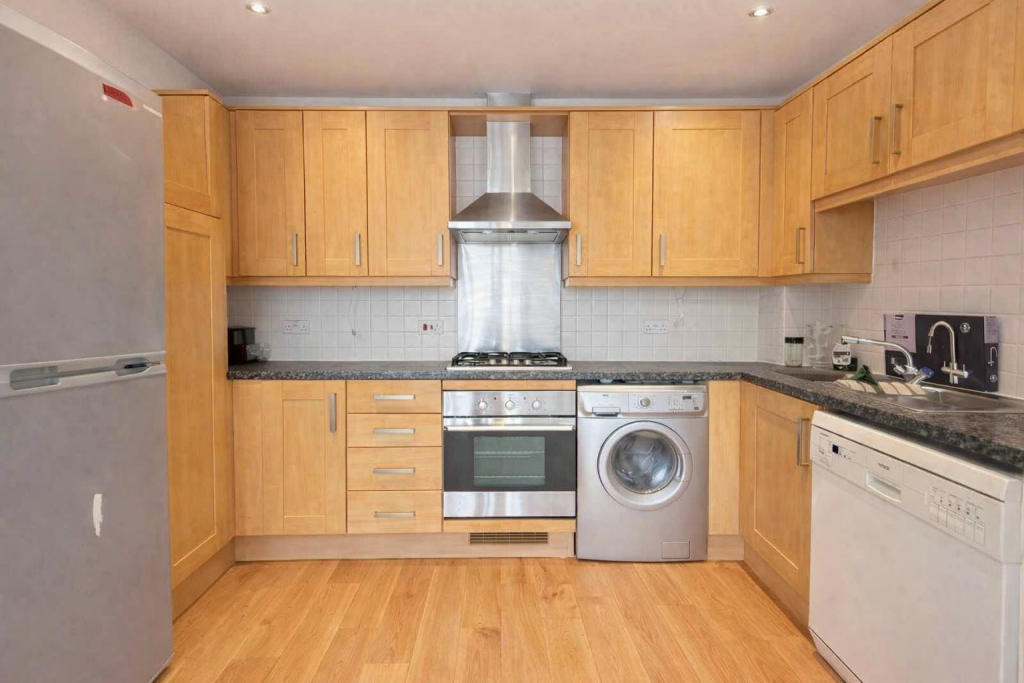 2 bed Apartment for rent in Sunbury. From Newboulds & Co