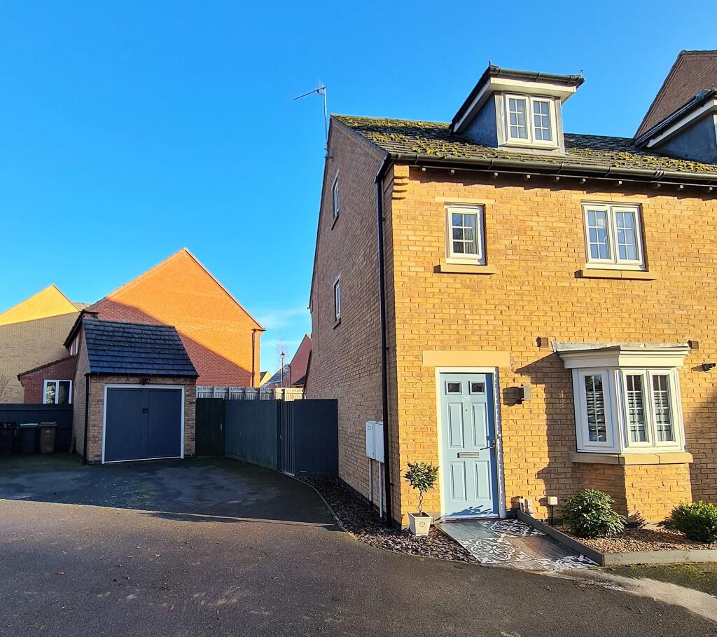 3 bed Town House for rent in Sleaford. From Newton Fallowell - Sleaford