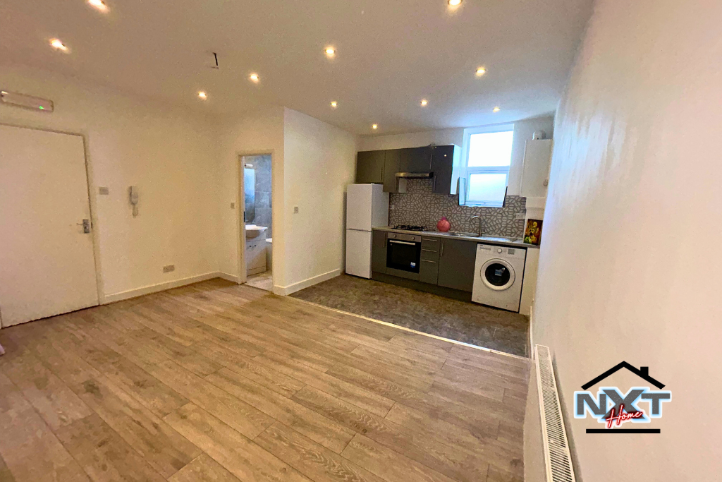 2 bed 1st Floor Flat for rent in London. From Next Home Ltd - Leyton