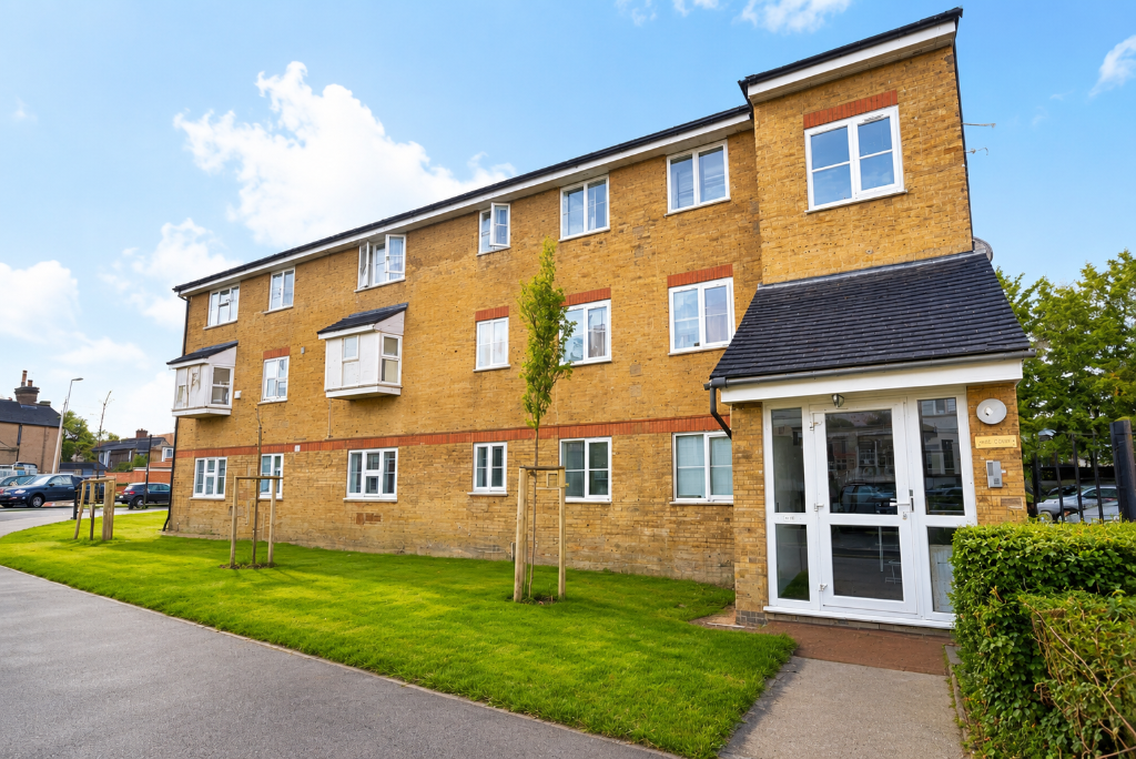 4 bed Studio for rent in London. From Next Home Ltd - Leyton 4 bed Studio for rent in London. From Next Home Ltd - Leyton