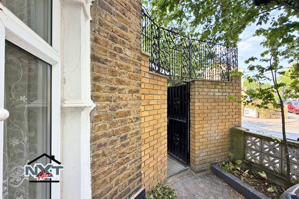 3 bed Studio for rent in Leyton. From Next Home Ltd - Leyton 3 bed Studio for rent in Leyton. From Next Home Ltd - Leyton