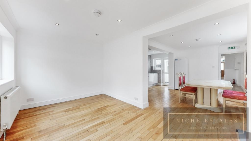 6 bed Semi Detached for rent in Friern Barnet. From Niche Estates 6 bed Semi Detached for rent in Friern Barnet. From Niche Estates