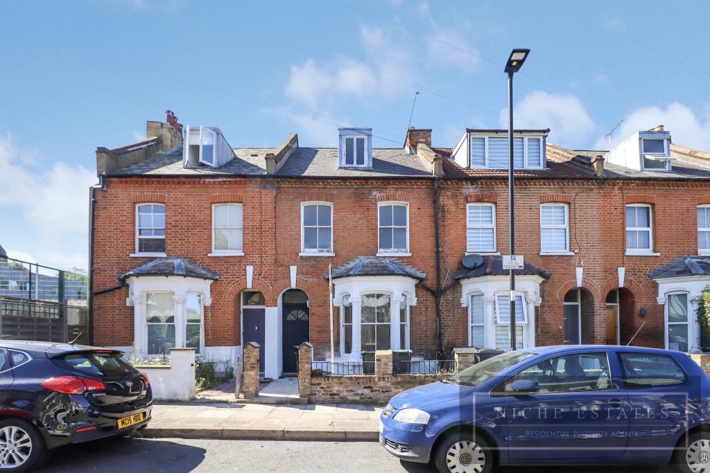 6 bed Mid Terraced House for rent in Hornsey. From Niche Estates
