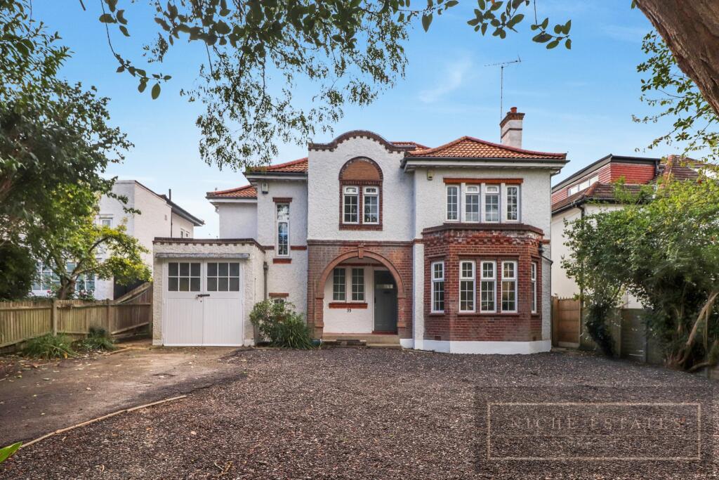 5 bed Detached for rent in Friern Barnet. From Niche Estates