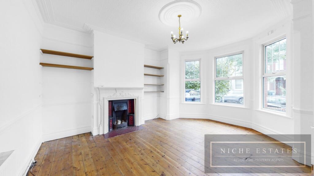 5 bed Semi Detached for rent in Finchley. From Niche Estates