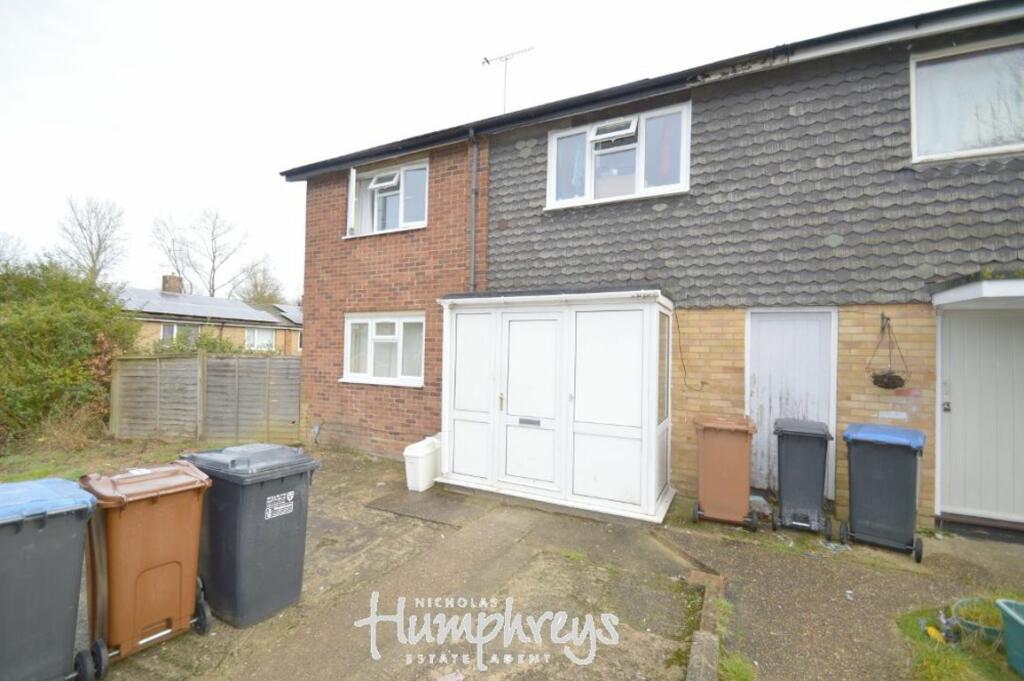 6 bed Detached House for rent in Hatfield. From Nicholas Humphreys