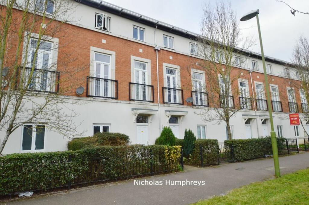 4 bed Detached House for rent in Hatfield. From Nicholas Humphreys