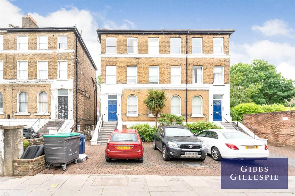 2 bed 1st Floor Flat for rent in London. From Northfields - The Broadway