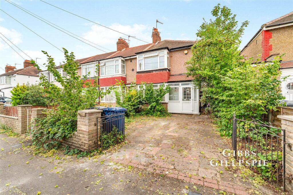 2 bed Mid Terraced House for rent in Greenford. From Northfields - The Broadway