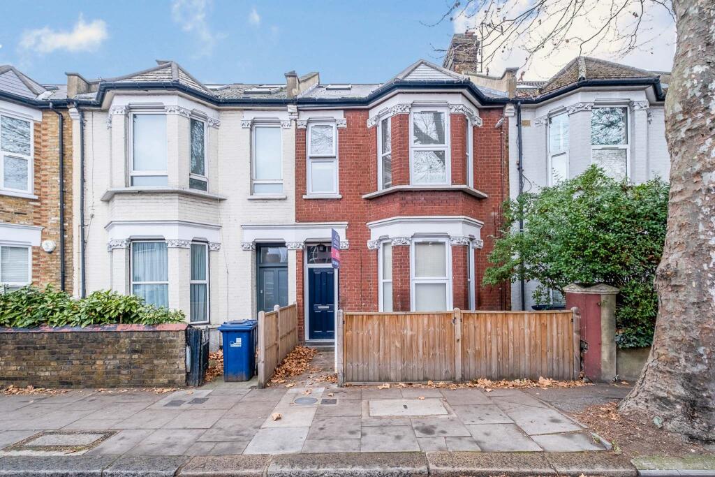 1 bed 1st Floor Flat for rent in London. From Northfields - The Broadway