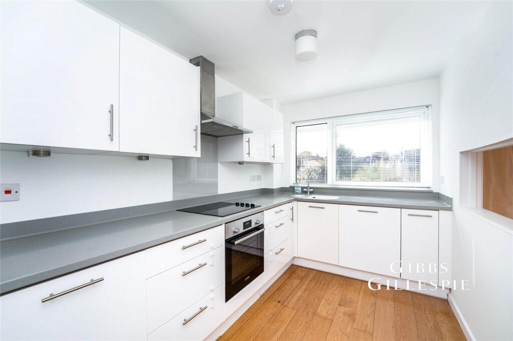 2 bed 1st Floor Flat for rent in London. From Northfields - The Broadway