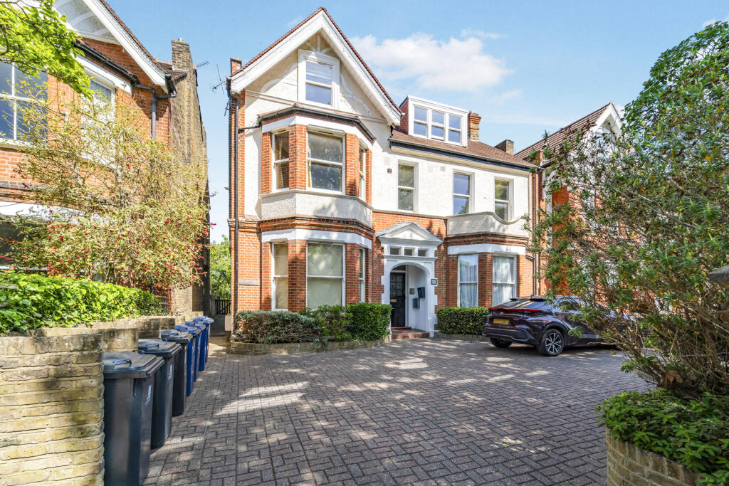 1 bed 1st Floor Flat for rent in Acton. From Northfields - The Broadway