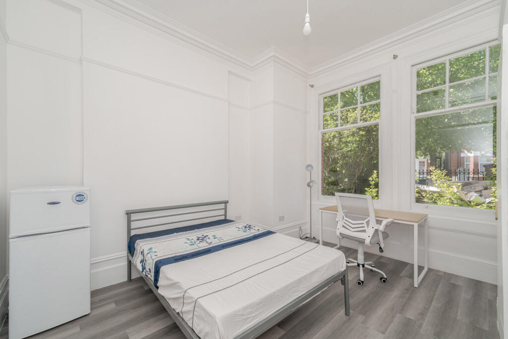 4 bed House Share for rent in Acton. From Northfields - The Broadway