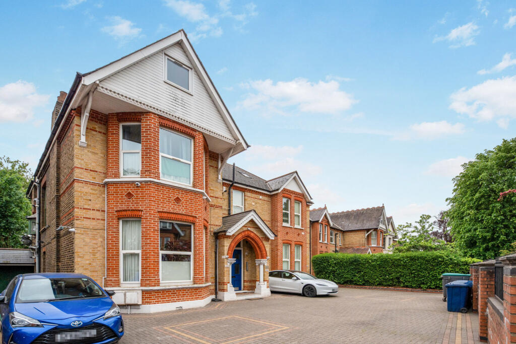 1 bed 1st Floor Flat for rent in Acton. From Northfields - The Broadway