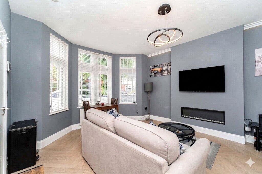 1 bed 1st Floor Flat for rent in London. From Northfields - The Broadway