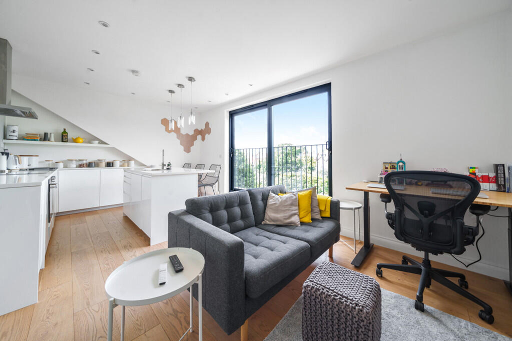 1 bed 1st Floor Flat for rent in Acton. From Northfields - The Broadway