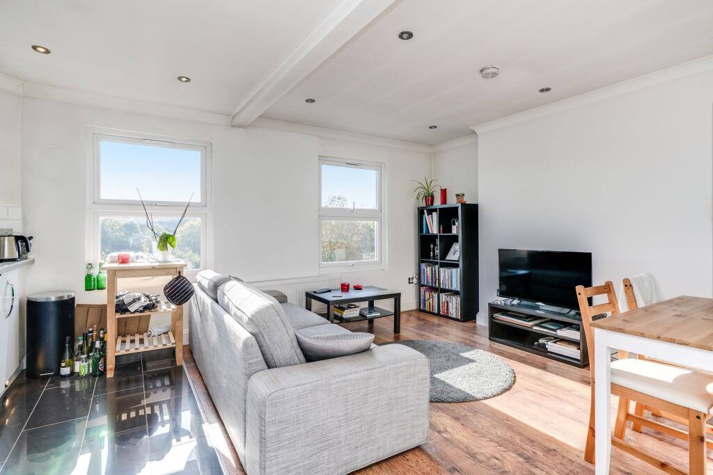 1 bed 1st Floor Flat for rent in Acton. From Northfields - The Broadway 1 bed 1st Floor Flat for rent in Acton. From Northfields - The Broadway