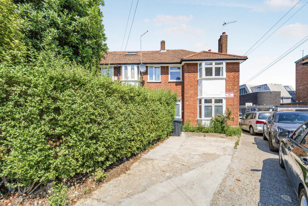 3 bed Mid Terraced House for rent in Acton. From Northfields - The Broadway