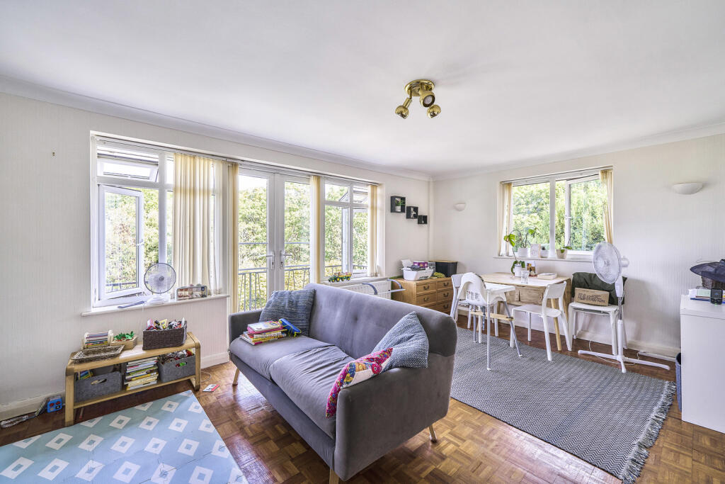 1 bed 1st Floor Flat for rent in London. From Northfields - The Broadway