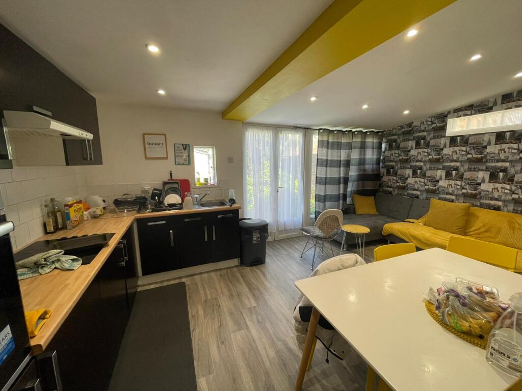 5 bed House Share for rent in Plymouth. From City Lets - Plymouth