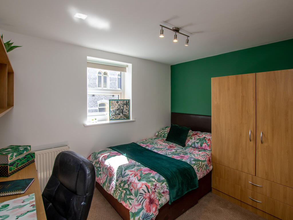 4 bed Apartment for rent in Plymouth. From City Lets - Plymouth