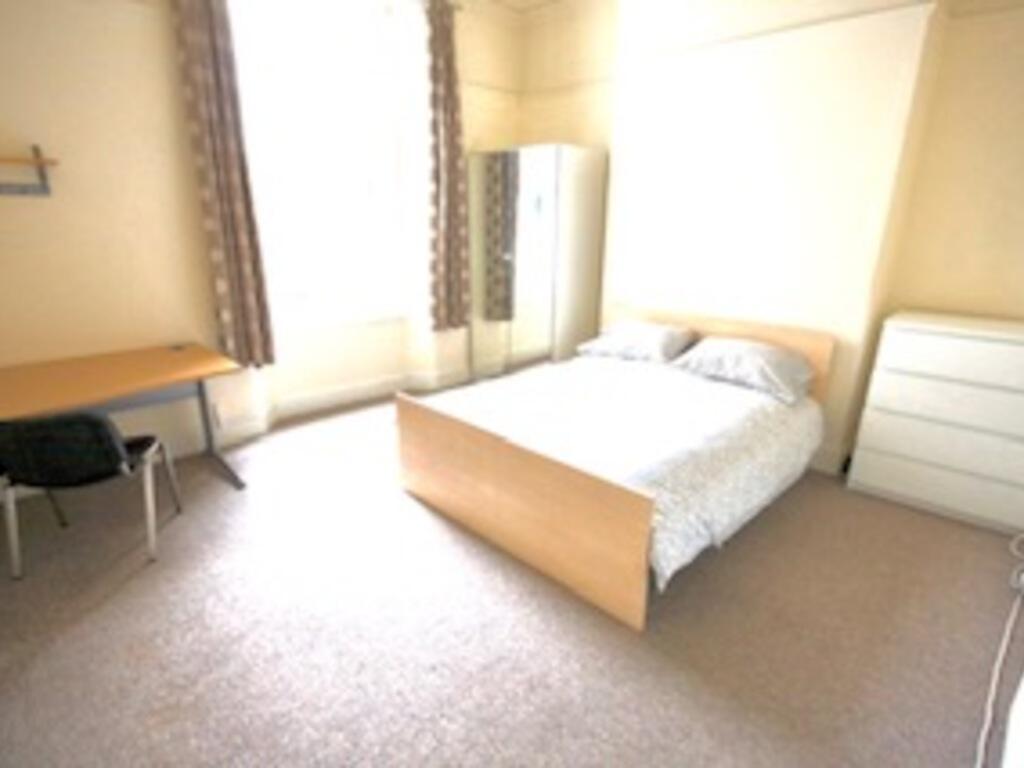 6 bed House Share for rent in Plymouth. From City Lets - Plymouth