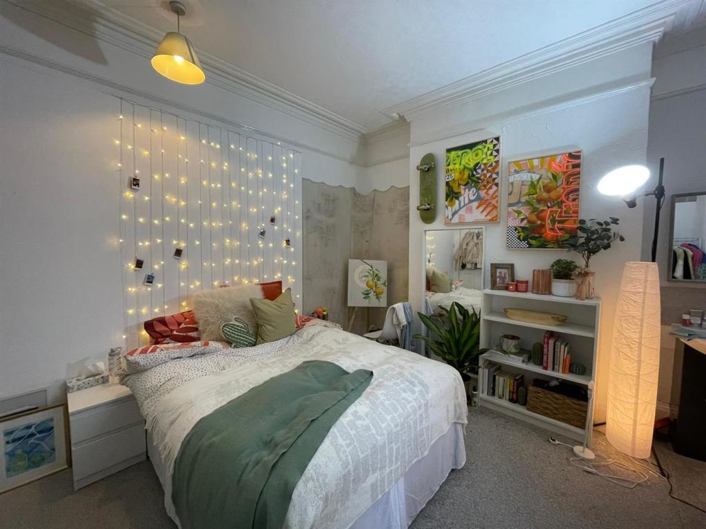 7 bed House Share for rent in Plymouth. From City Lets - Plymouth