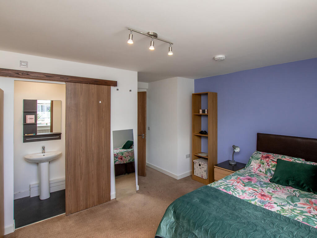 5 bed Apartment for rent in Plymouth. From City Lets - Plymouth 5 bed Apartment for rent in Plymouth. From City Lets - Plymouth