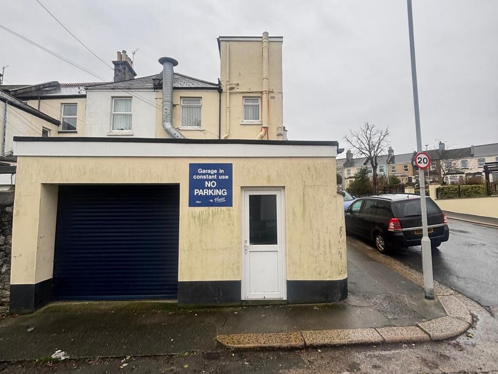 4 bed Garages for rent in Plymouth. From City Lets - Plymouth