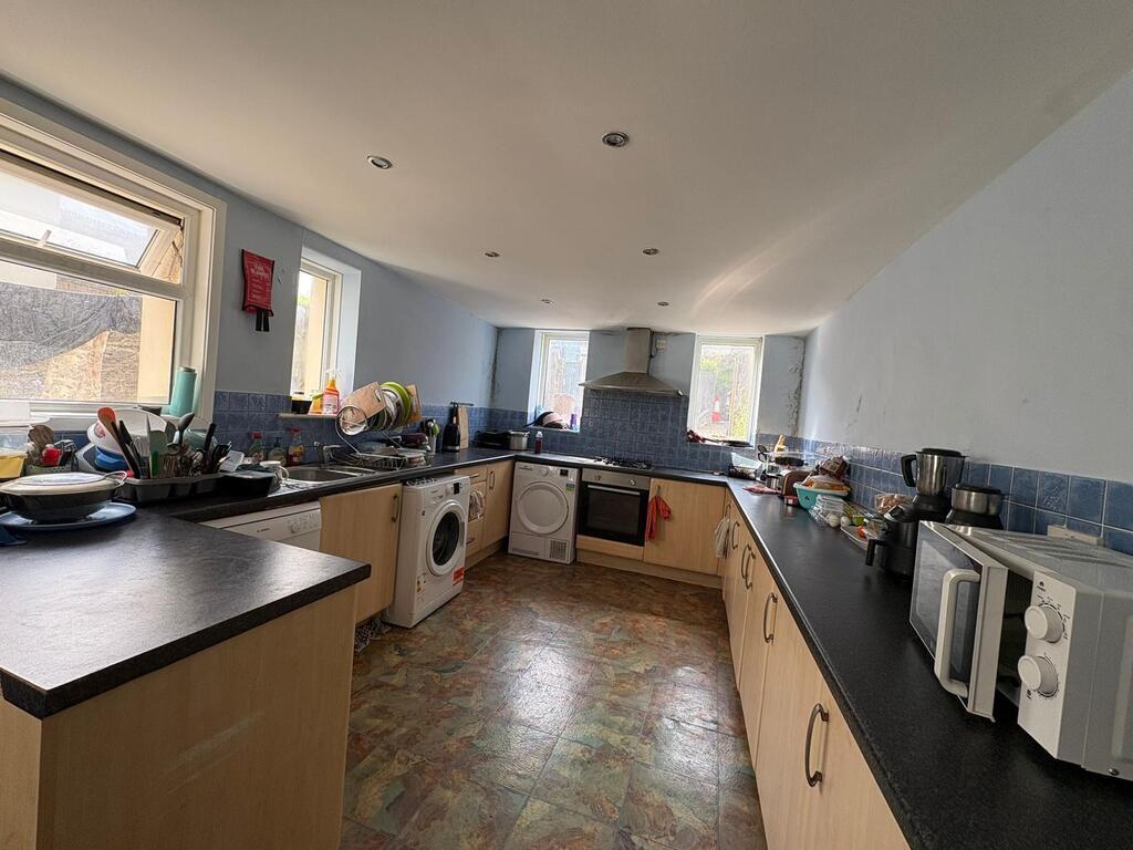 5 bed House Share for rent in Plymouth. From City Lets - Plymouth