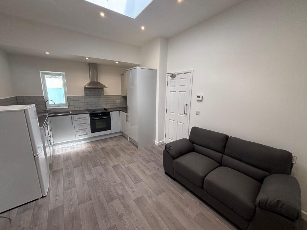 2 bed Apartment for rent in Plymouth. From City Lets - Plymouth