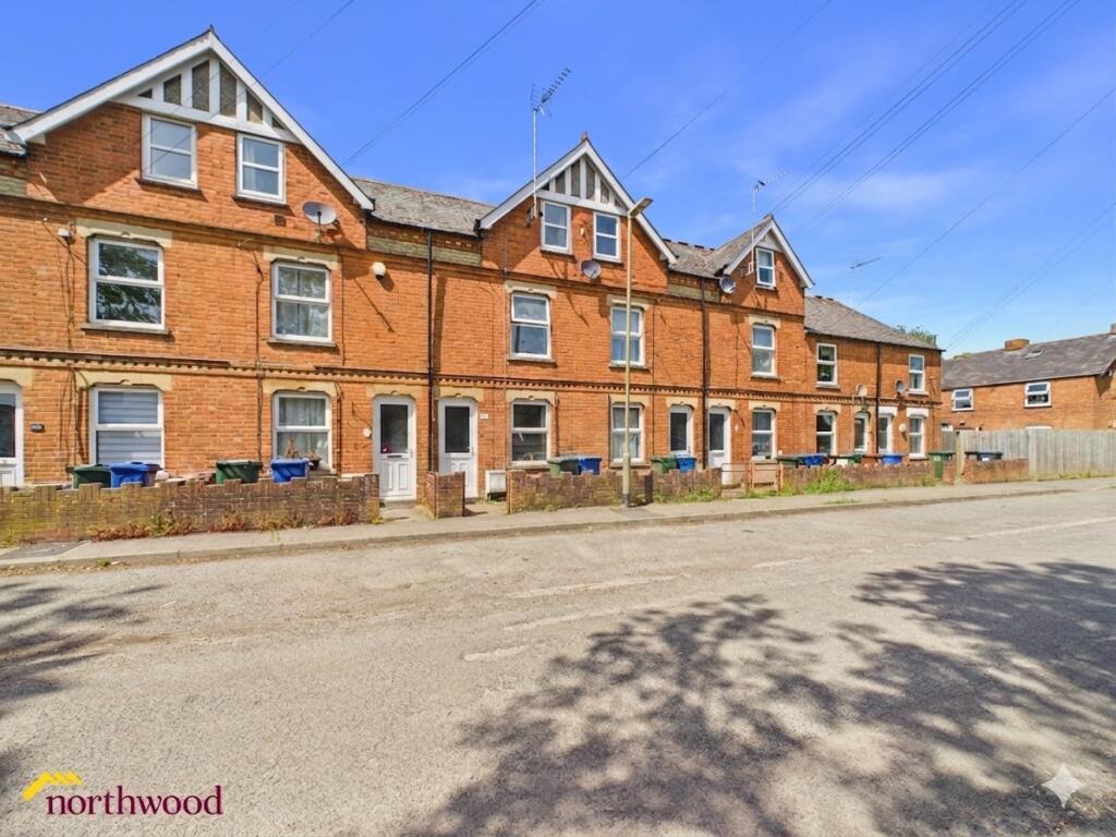 3 bed Mid Terraced House for rent in Banbury. From Northwood - Banbury