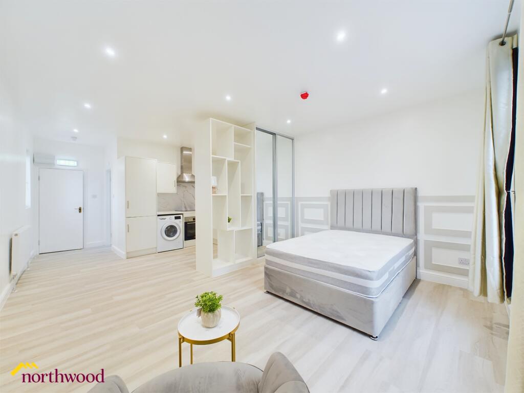 4 bed Studio for rent in Banbury. From Northwood - Banbury