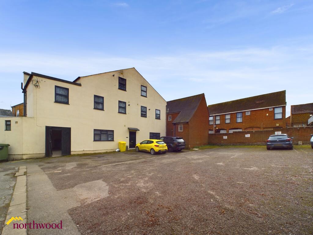 2 bed 1st Floor Flat for rent in Banbury. From Northwood - Banbury