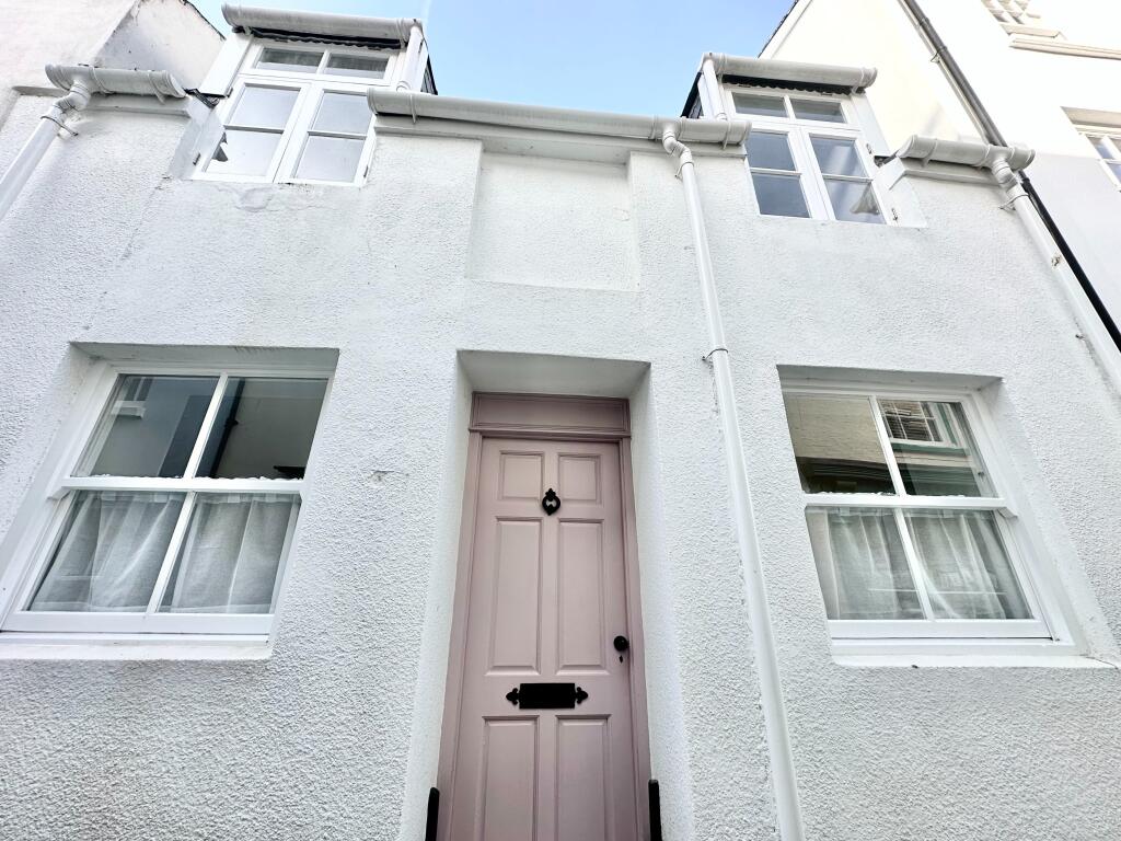 3 bed Mid Terraced House for rent in Appledore. From Northwood - Barnstable