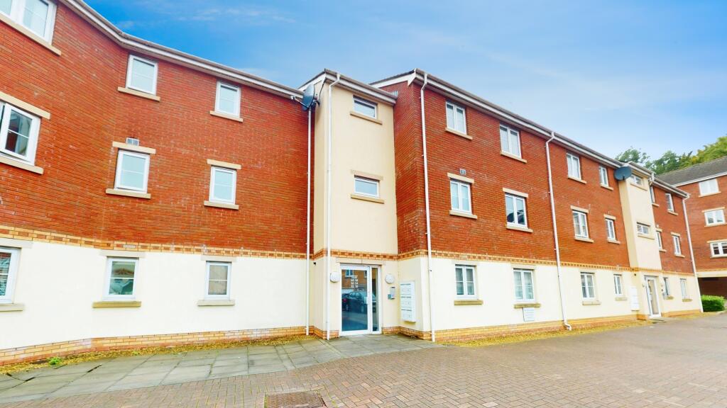 1 bed 1st Floor Flat for rent in Castleton. From Northwood - Cardiff