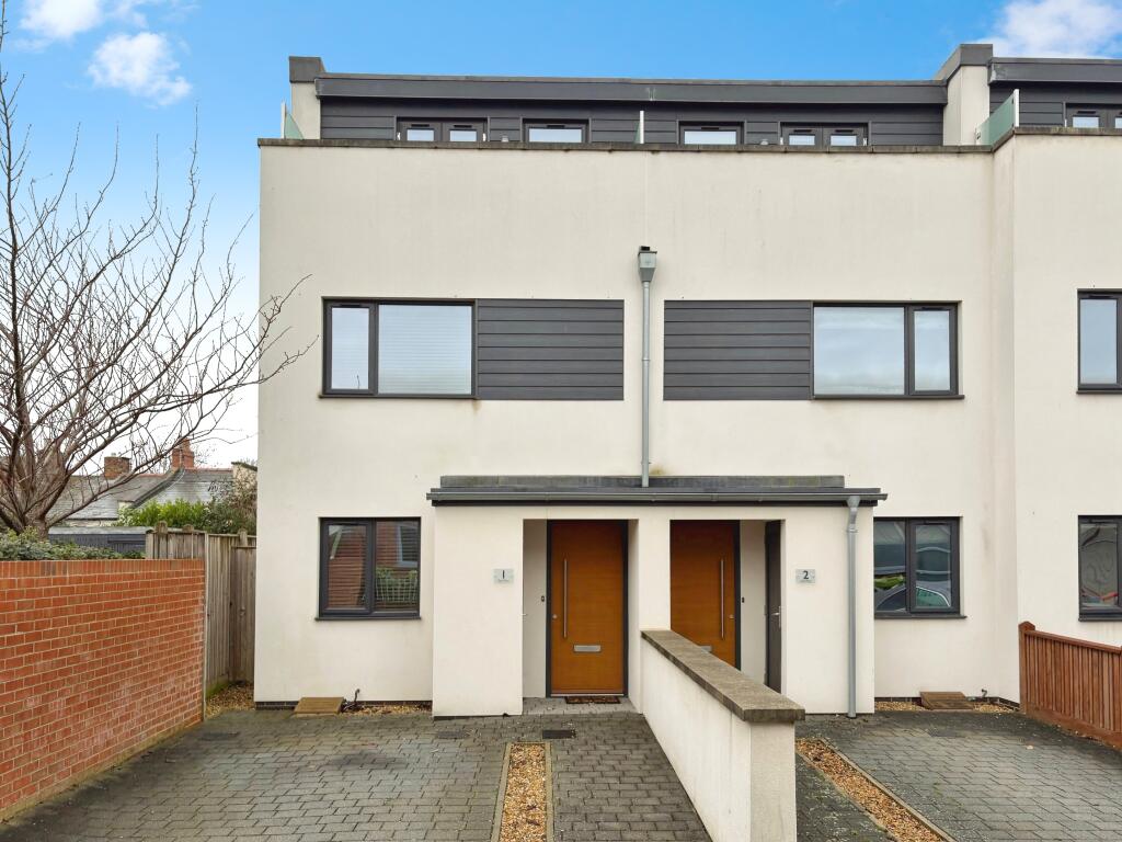 2 bed Mid Terraced House for rent in Cheltenham. From Northwood - Cheltenham