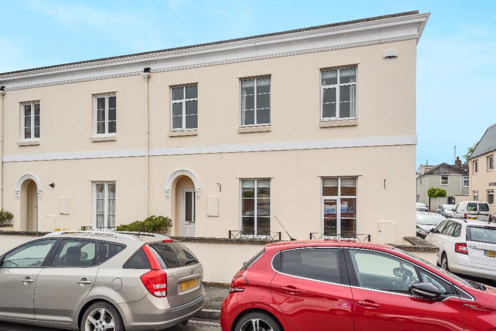 4 bed Mid Terraced House for rent in Cheltenham. From Northwood - Cheltenham