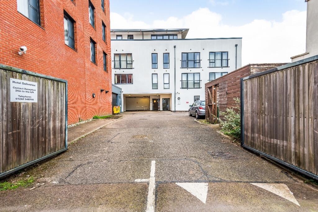 2 bed 1st Floor Flat for rent in Cheltenham. From Northwood - Cheltenham