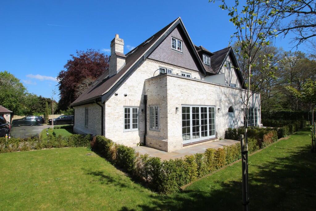 3 bed House (unspecified) for rent in Purley. From Northwood Sales - Croydon Ltd